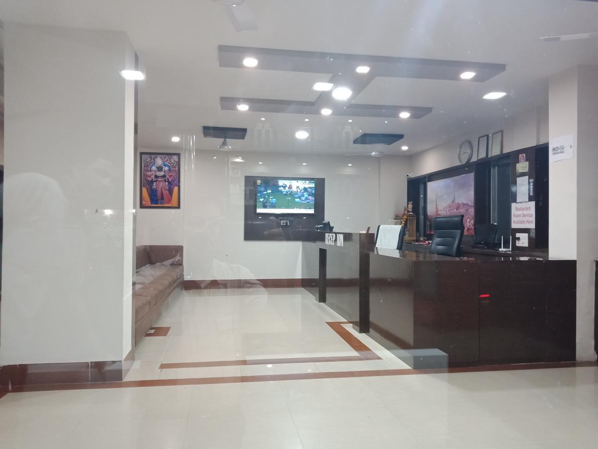 尼雷酒店 Dwārka 外观 照片